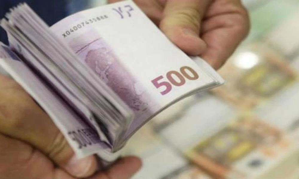 Εφοριακός έταζε σε επιχειρηματίες χρηματοδότηση μέσω ΕΣΠΑ